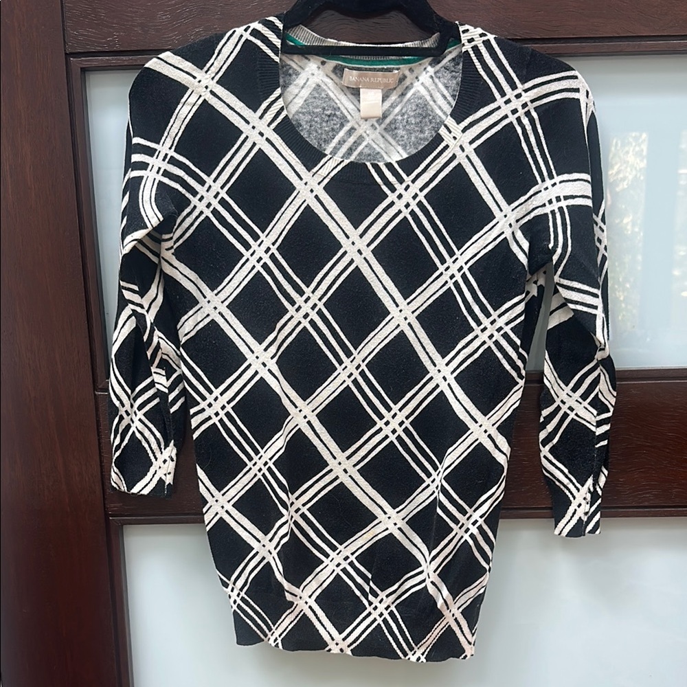 Banana Republic Black and White Crew Neck Sweater